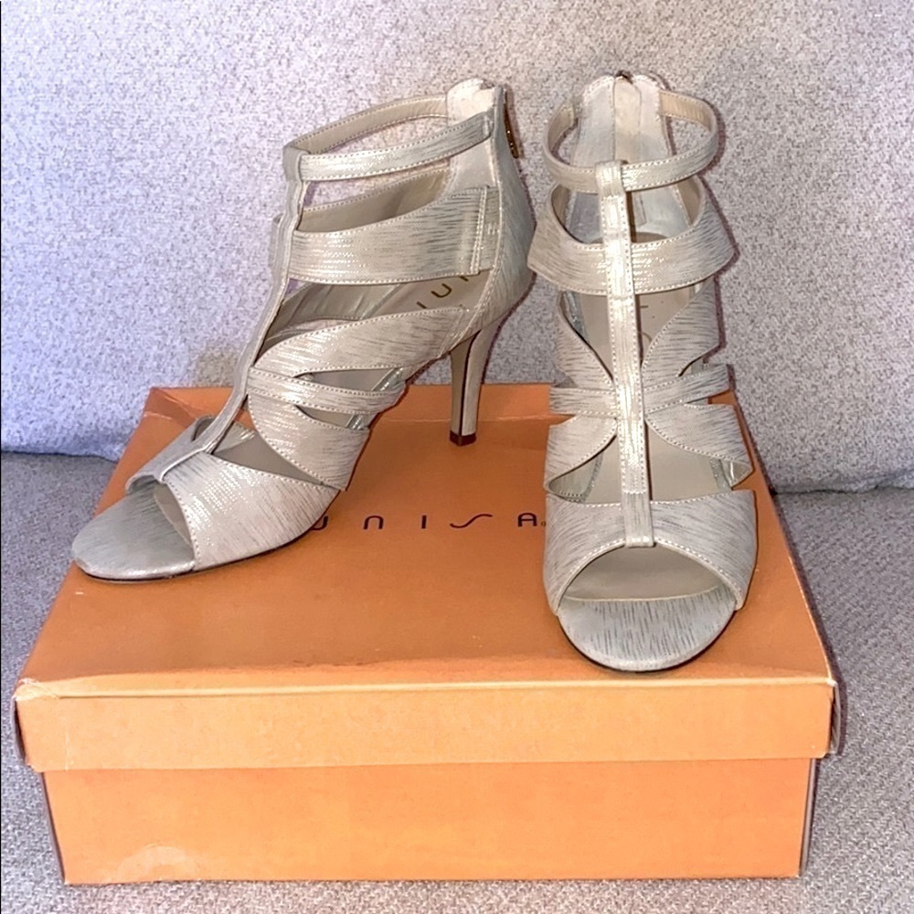 UNISA Heel Shoes